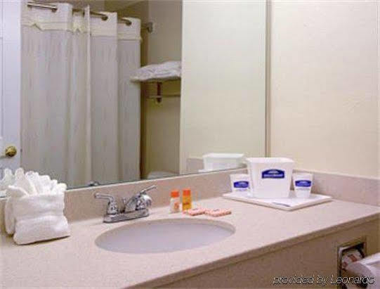Home Inn & Suites Montgomery Rom bilde